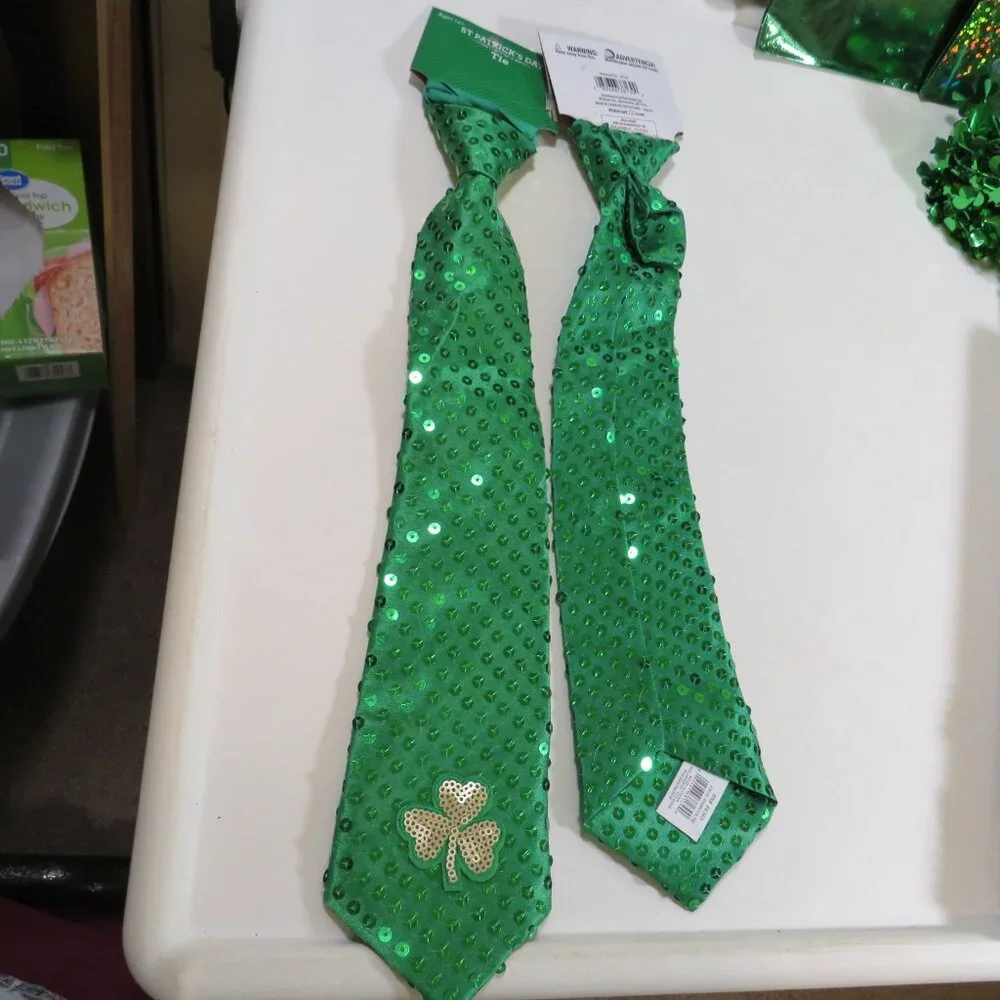 St Patrick's Day party items (suspenders, tie, wall décor & invitations)